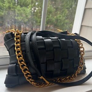 💫💫🛍️🛍️ VIOLA CASTELLANI  Leather
Cassette Padded Woven Crossbody
Made In Italy.